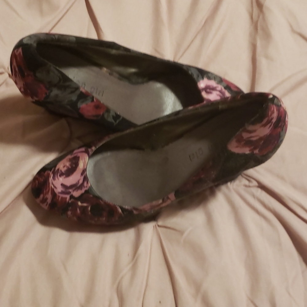 Two Pair Of Wedges - image 4